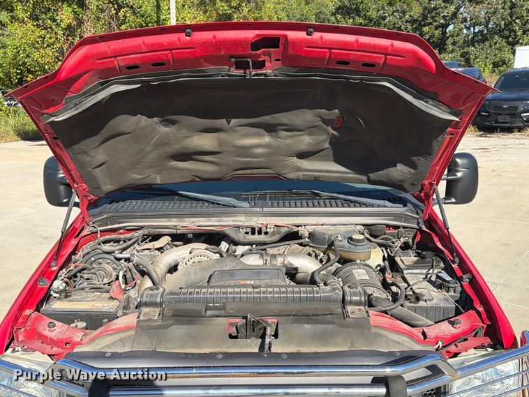 image for item FU4762 2004 Ford F350 Super Duty Ext. Cab pickup truck