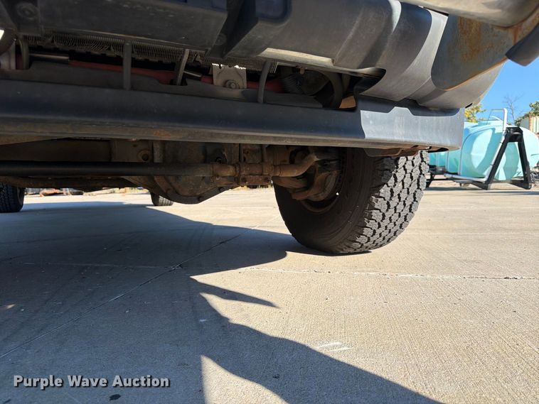image for item FU4762 2004 Ford F350 Super Duty Ext. Cab pickup truck