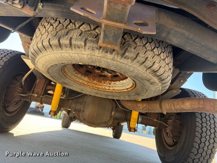 image for item FU4762 2004 Ford F350 Super Duty Ext. Cab pickup truck