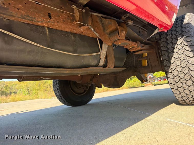 image for item FU4762 2004 Ford F350 Super Duty Ext. Cab pickup truck
