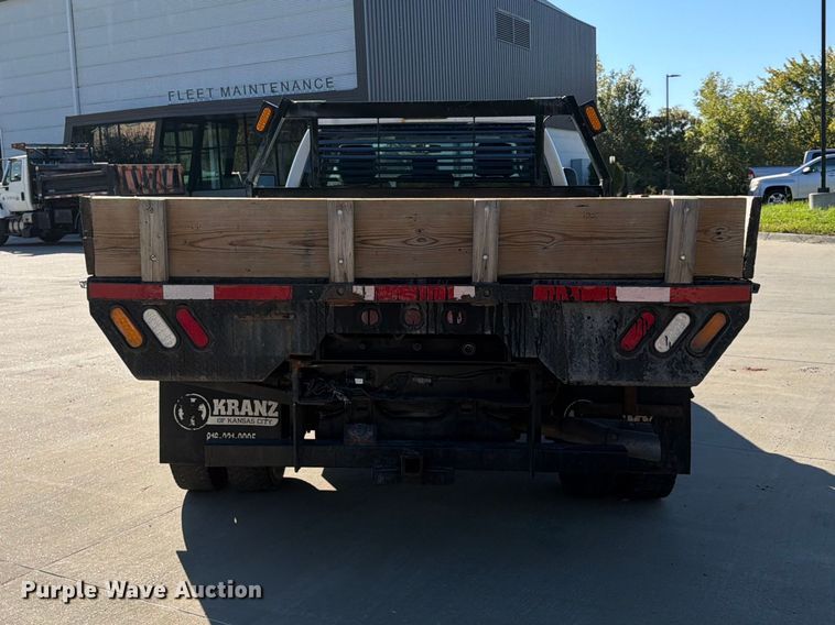 image for item FU4763 2014 Ford F450 Super Duty flatbed truck