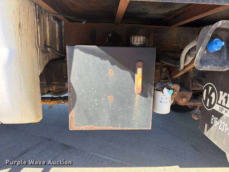 image for item FU4763 2014 Ford F450 Super Duty flatbed truck