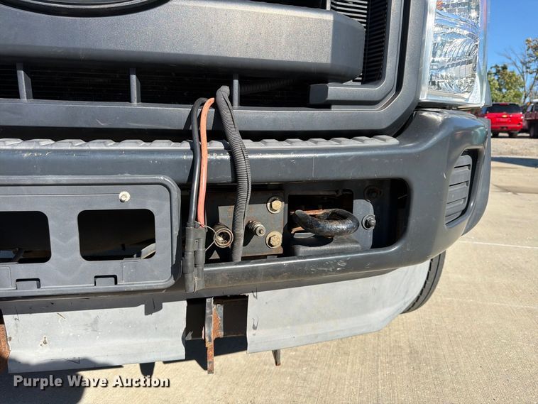 image for item FU4763 2014 Ford F450 Super Duty flatbed truck