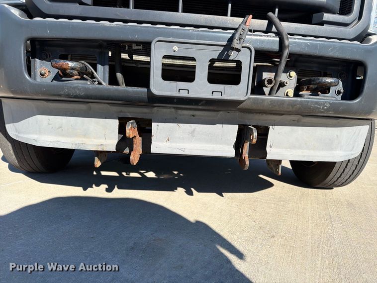 image for item FU4763 2014 Ford F450 Super Duty flatbed truck
