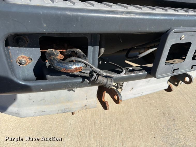 image for item FU4763 2014 Ford F450 Super Duty flatbed truck