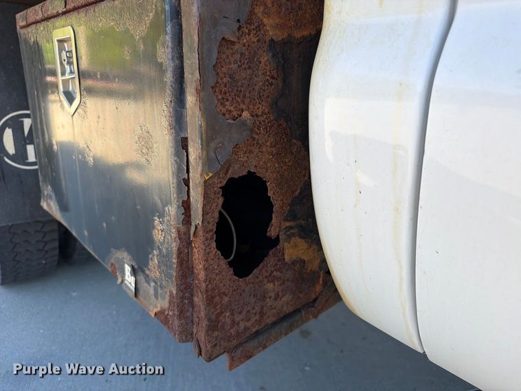 image for item FU4763 2014 Ford F450 Super Duty flatbed truck