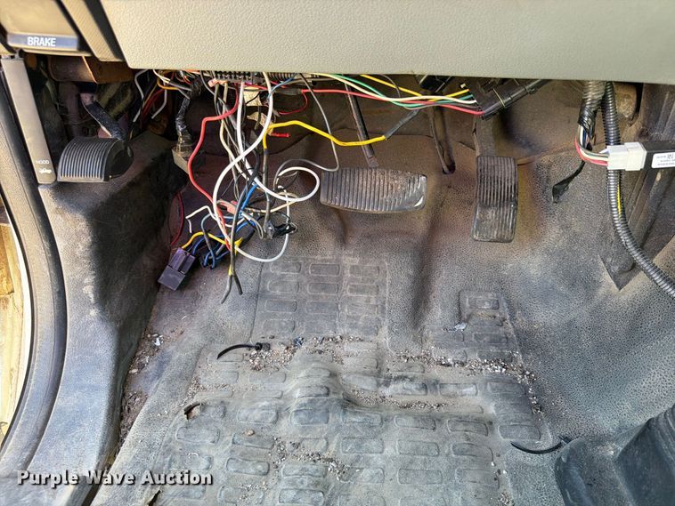 image for item FU4763 2014 Ford F450 Super Duty flatbed truck