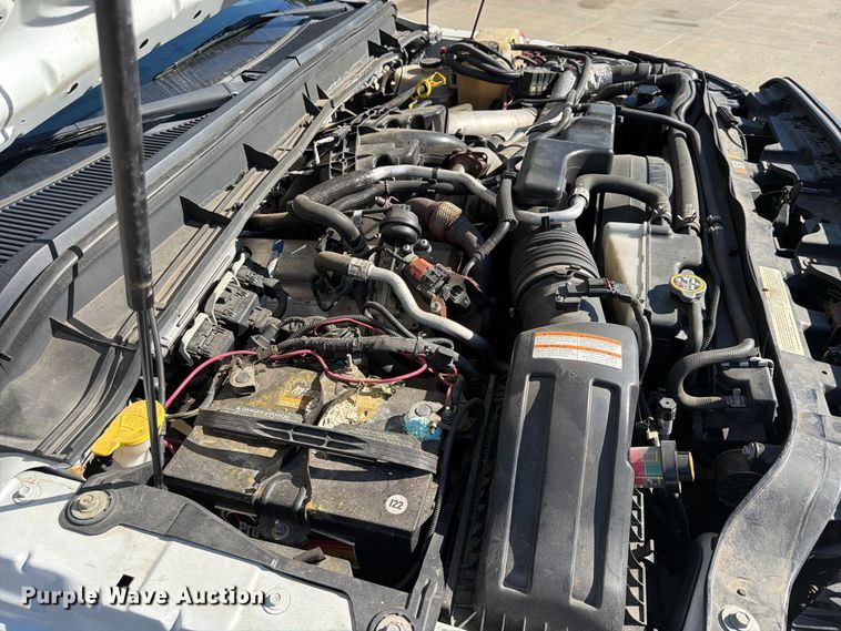 image for item FU4763 2014 Ford F450 Super Duty flatbed truck