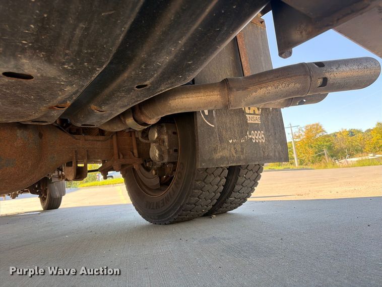 image for item FU4763 2014 Ford F450 Super Duty flatbed truck