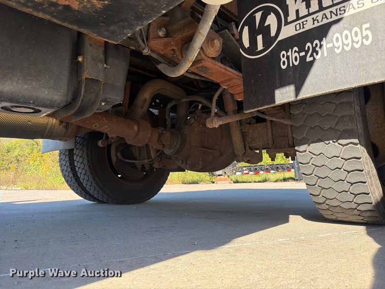 image for item FU4763 2014 Ford F450 Super Duty flatbed truck