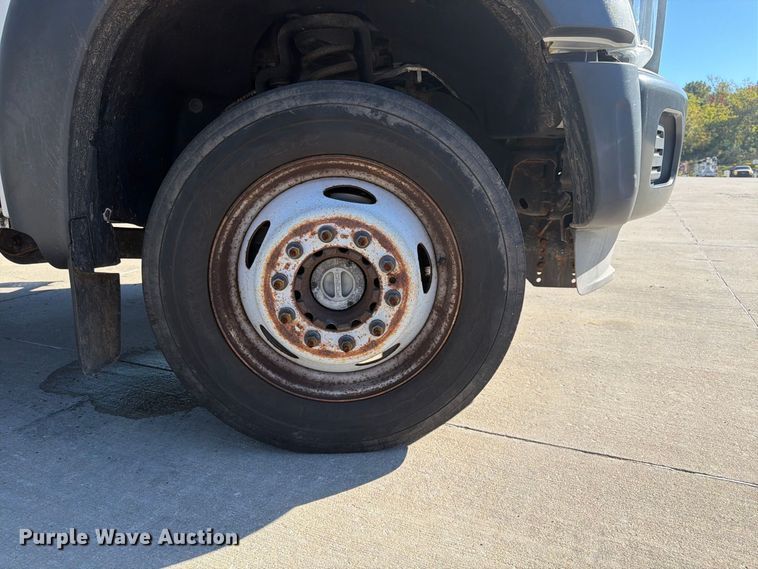 image for item FU4763 2014 Ford F450 Super Duty flatbed truck