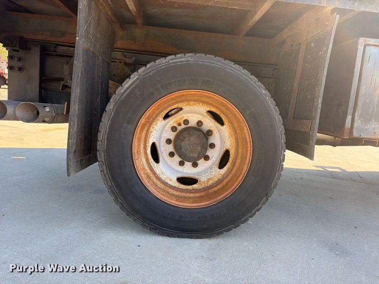 image for item FU4763 2014 Ford F450 Super Duty flatbed truck