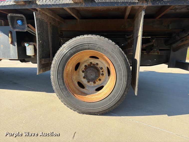 image for item FU4763 2014 Ford F450 Super Duty flatbed truck