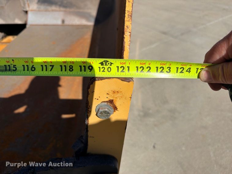 image for item FU4768 2012 Weiler P385 paver