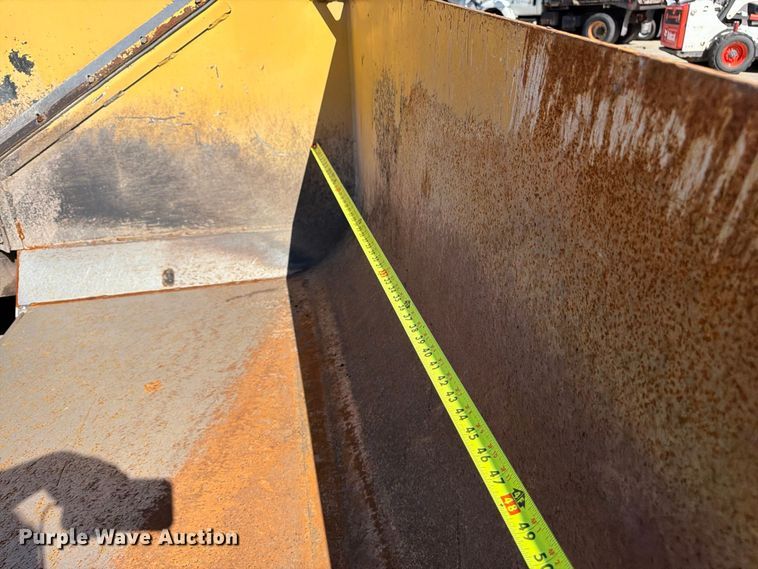 image for item FU4768 2012 Weiler P385 paver