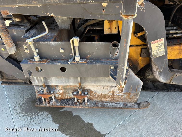 image for item FU4768 2012 Weiler P385 paver