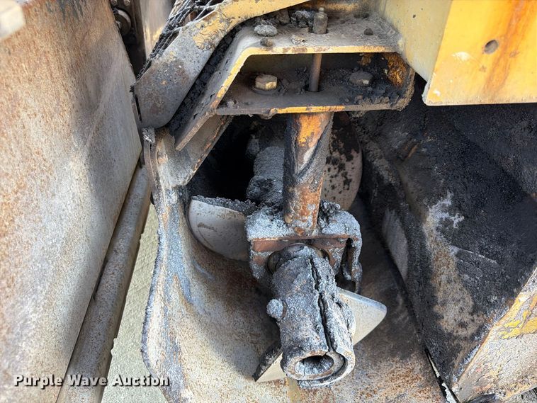 image for item FU4768 2012 Weiler P385 paver