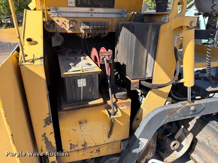 image for item FU4768 2012 Weiler P385 paver