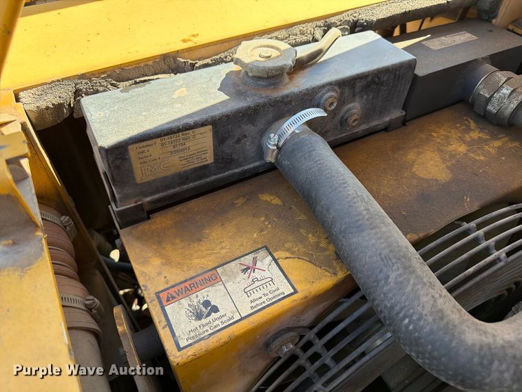 image for item FU4768 2012 Weiler P385 paver