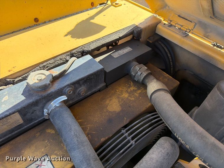 image for item FU4768 2012 Weiler P385 paver