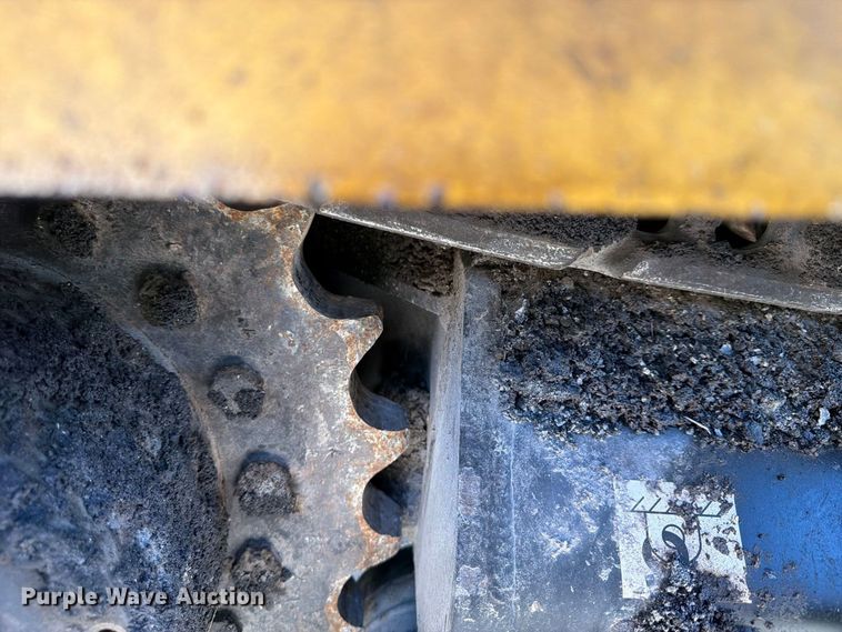image for item FU4768 2012 Weiler P385 paver