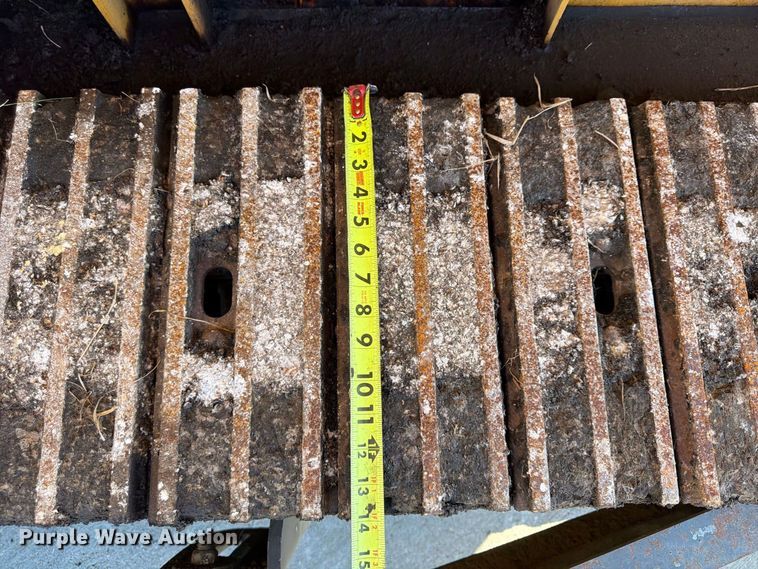 image for item FU4768 2012 Weiler P385 paver