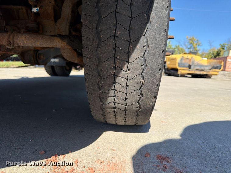 image for item FU4771 2015 Ford F450 Super Duty dump flatbed truck