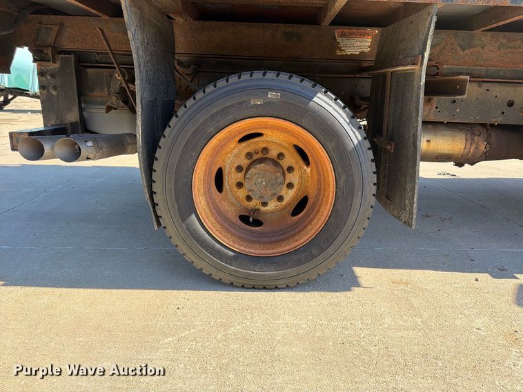 image for item FU4771 2015 Ford F450 Super Duty dump flatbed truck
