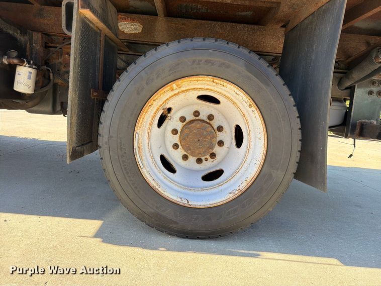 image for item FU4771 2015 Ford F450 Super Duty dump flatbed truck