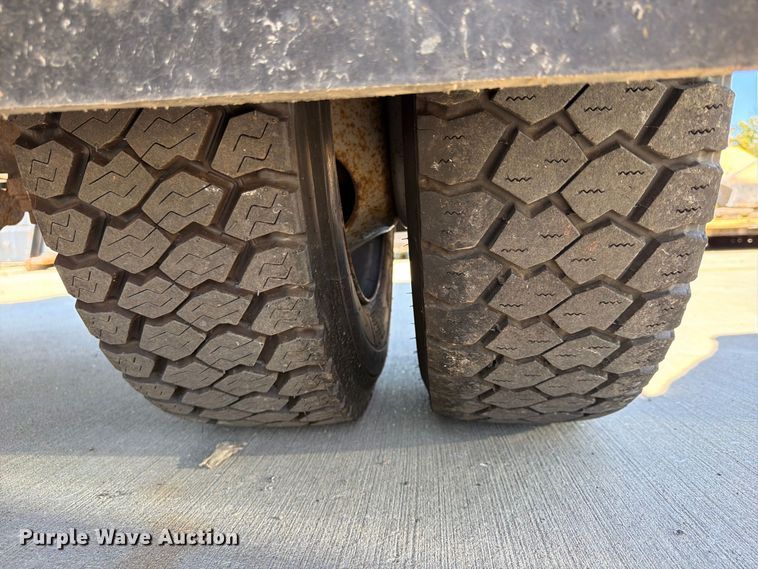 image for item FU4771 2015 Ford F450 Super Duty dump flatbed truck
