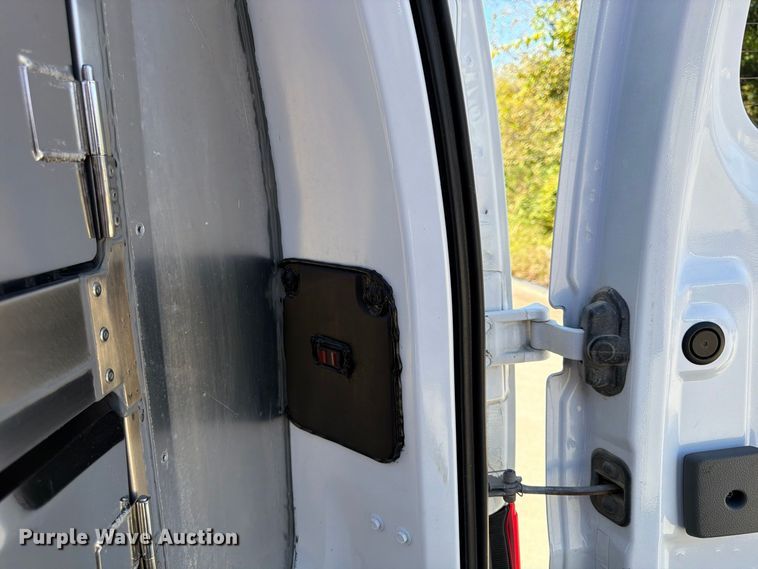image for item FU4773 2015 Chevrolet City Express animal control van