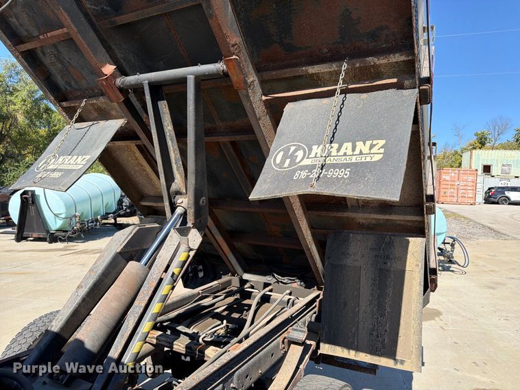 image for item FU4774 2013 Ford F450 Super Duty dump flatbed truck