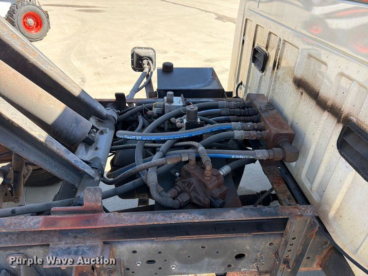 image for item FU4774 2013 Ford F450 Super Duty dump flatbed truck