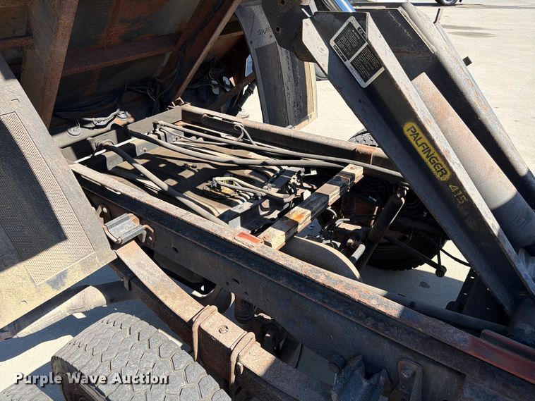 image for item FU4774 2013 Ford F450 Super Duty dump flatbed truck