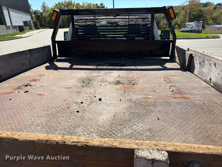 image for item FU4774 2013 Ford F450 Super Duty dump flatbed truck