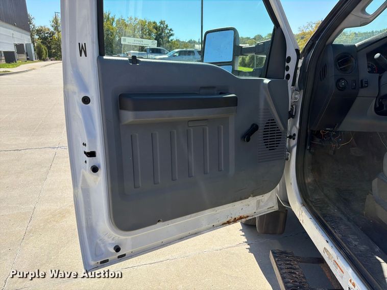 image for item FU4774 2013 Ford F450 Super Duty dump flatbed truck
