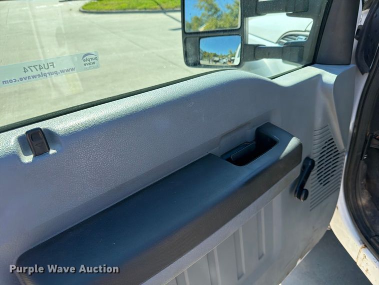 image for item FU4774 2013 Ford F450 Super Duty dump flatbed truck