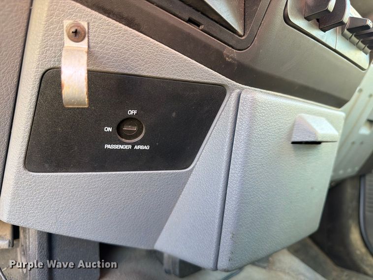 image for item FU4774 2013 Ford F450 Super Duty dump flatbed truck