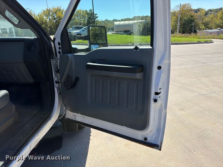 image for item FU4774 2013 Ford F450 Super Duty dump flatbed truck