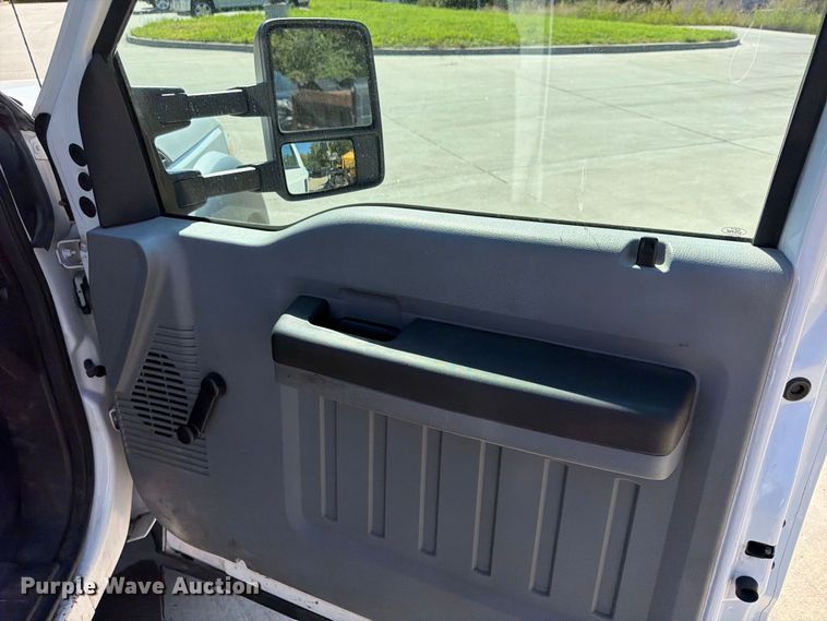 image for item FU4774 2013 Ford F450 Super Duty dump flatbed truck