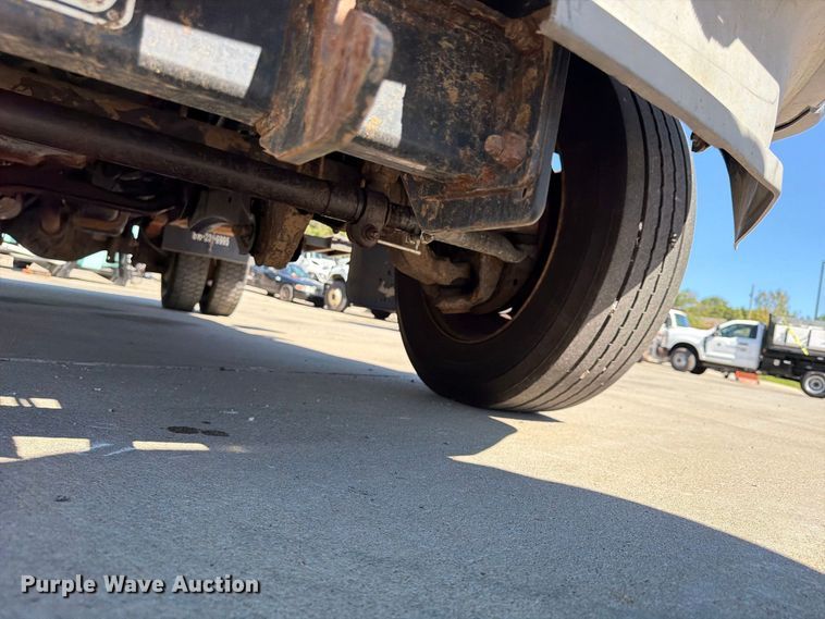 image for item FU4774 2013 Ford F450 Super Duty dump flatbed truck