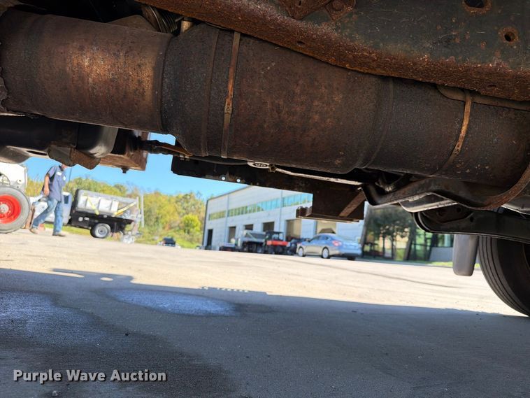 image for item FU4774 2013 Ford F450 Super Duty dump flatbed truck