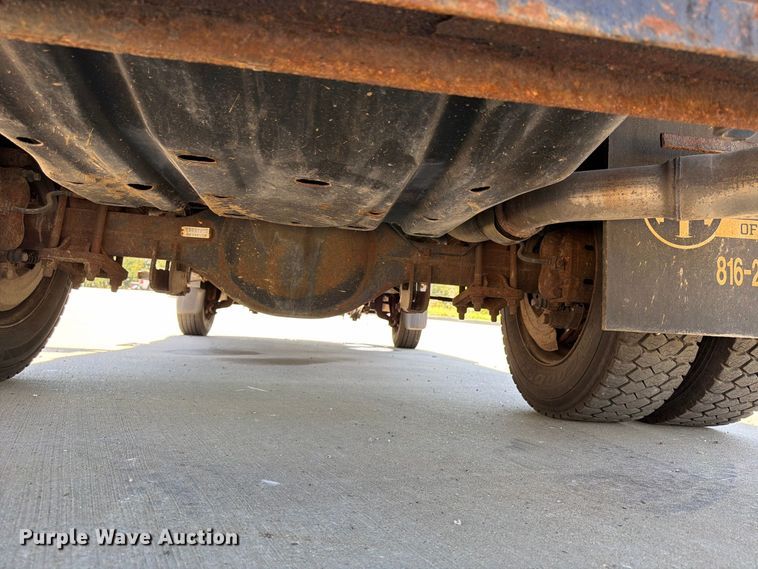 image for item FU4774 2013 Ford F450 Super Duty dump flatbed truck