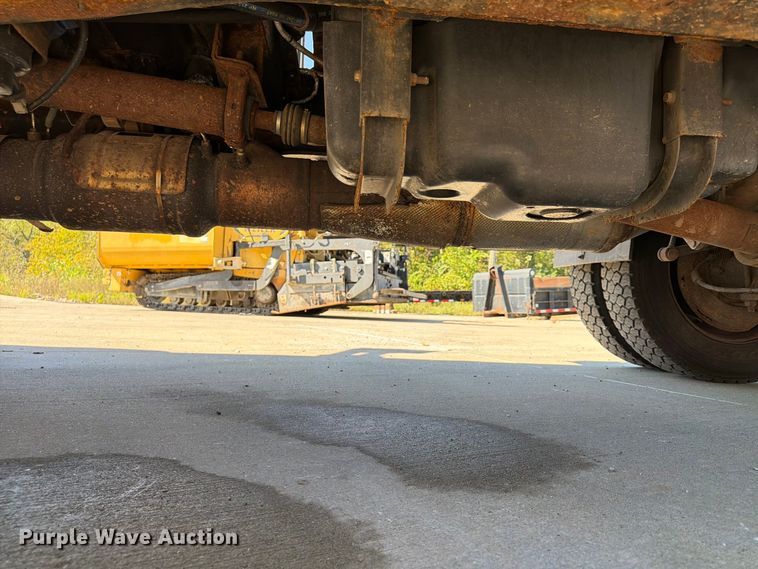 image for item FU4774 2013 Ford F450 Super Duty dump flatbed truck