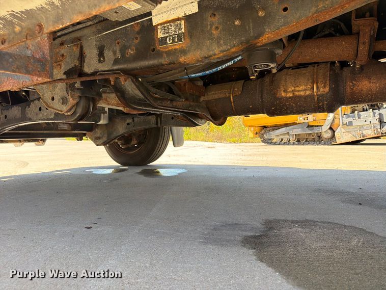 image for item FU4774 2013 Ford F450 Super Duty dump flatbed truck