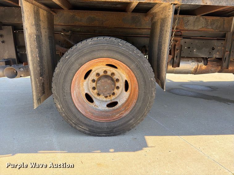 image for item FU4774 2013 Ford F450 Super Duty dump flatbed truck