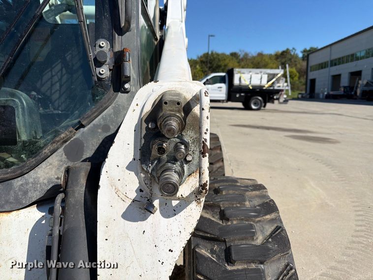 image for item FU4775 2018 Bobcat S650 skid steer loader