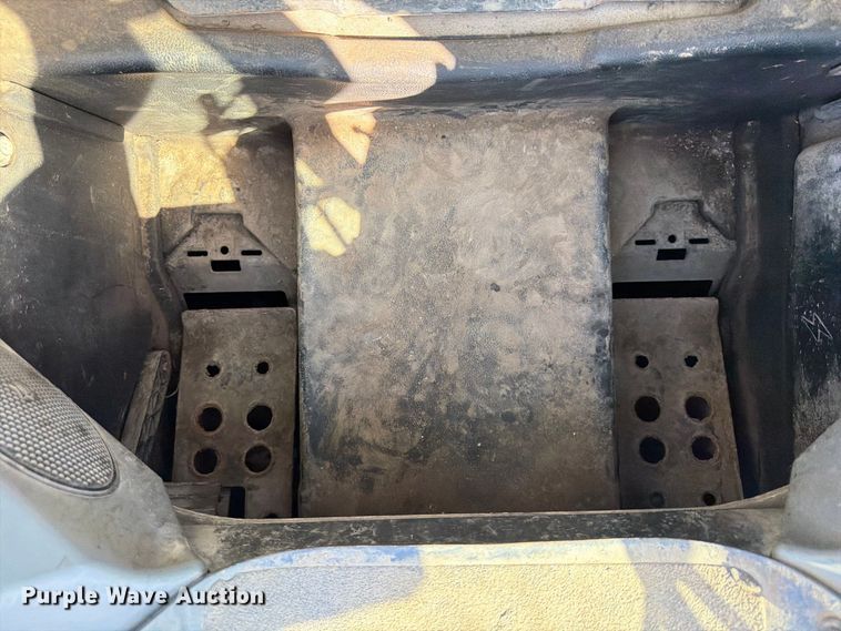 image for item FU4775 2018 Bobcat S650 skid steer loader