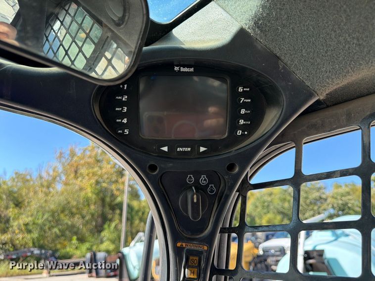 image for item FU4775 2018 Bobcat S650 skid steer loader