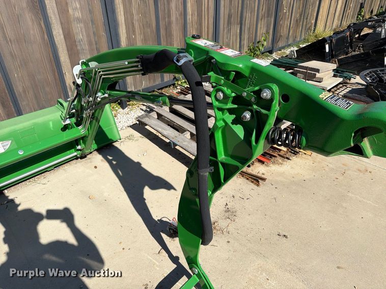 image for item FU4826 2018 John Deere 320R loader